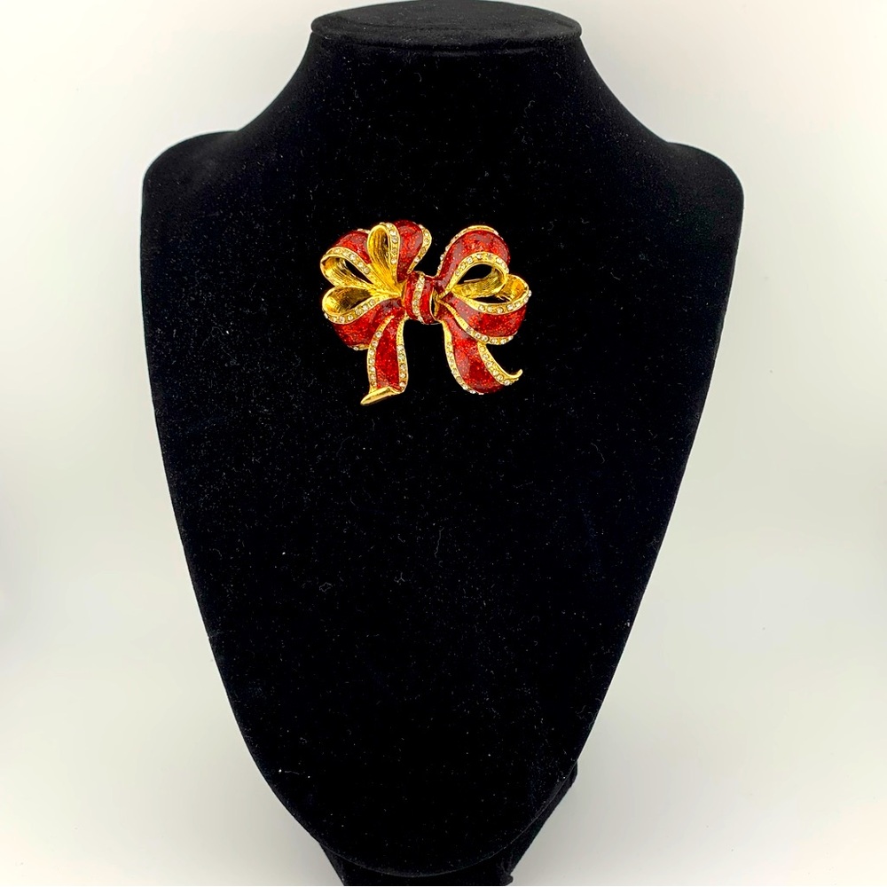 MACY's Holiday Lane Red enamel gold tone Rhinestone Ribbon Bow Brooch 2" Xmas
